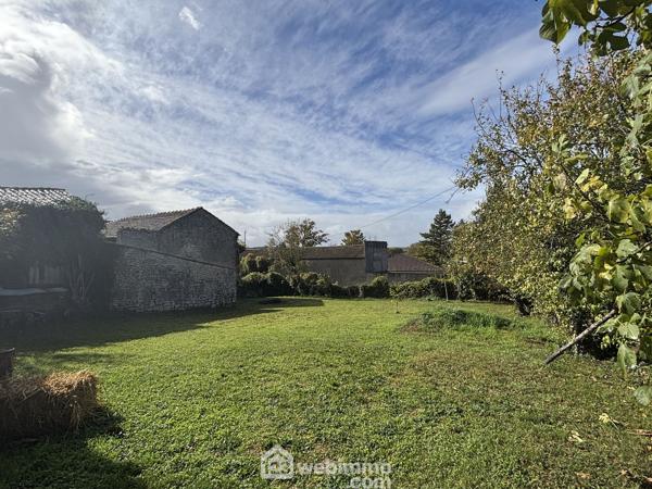 Terrain constructible 438 m² à Montamisé 86360