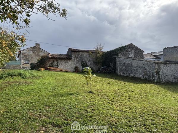 Terrain constructible 438 m² à Montamisé 86360