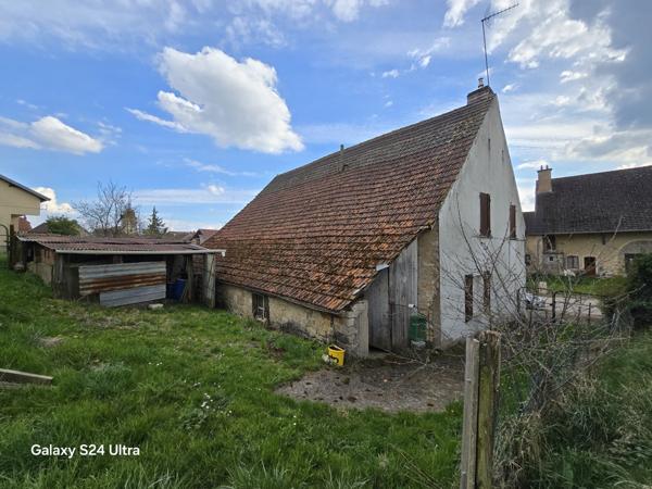 Fermette à rénover avec 4725m² de  terrain