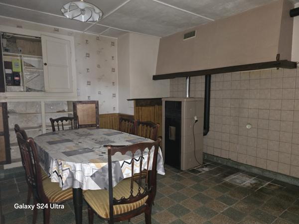 Fermette à rénover avec 4725m² de  terrain