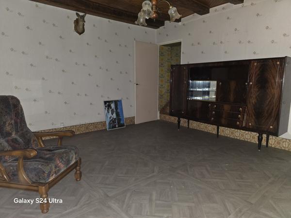 Fermette à rénover avec 4725m² de  terrain