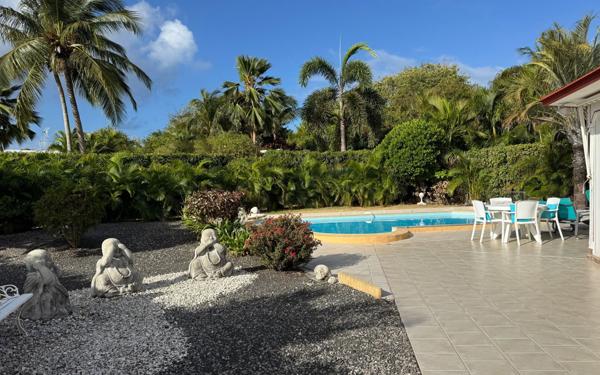 Maison à vendre    3 pièces • 65 m2 Saint-François