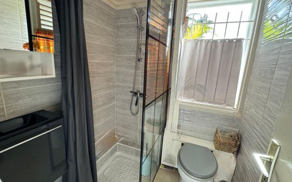 Maison à vendre    3 pièces • 65 m2 Saint-François