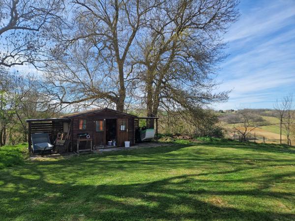 Propriété avec piscine sur environ 1,5 Ha de terrain Bonnac