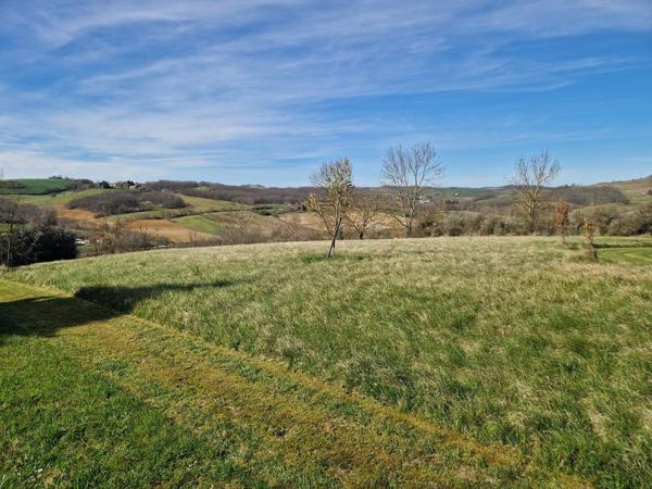 Propriété avec piscine sur environ 1,5 Ha de terrain Bonnac