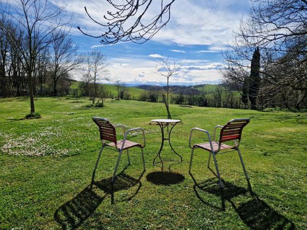 Propriété avec piscine sur environ 1,5 Ha de terrain Bonnac