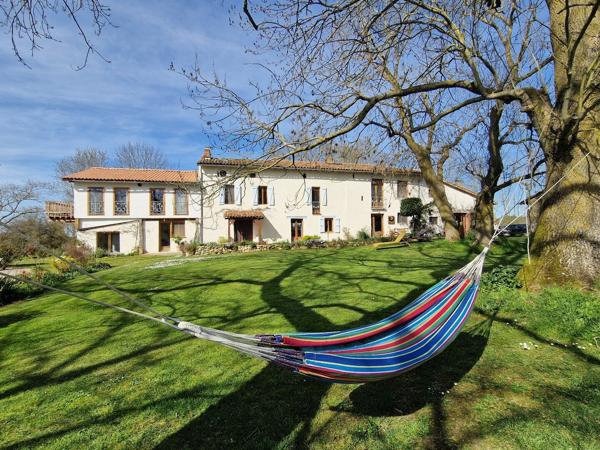 Propriété avec piscine sur environ 1,5 Ha de terrain Bonnac