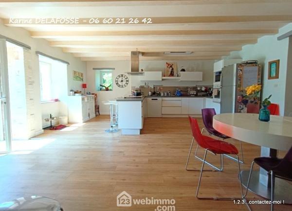 Maison de village 219 m² à Aubigny-Les Clouzeaux 85430