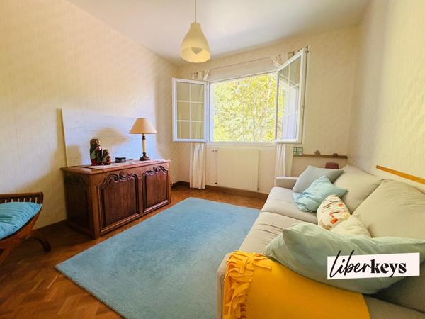 Propriété avec piscine, dépendance et terrain constructible de 3 000 m² : un potentiel exceptionnel aux portes de La Roche-sur-Yon"