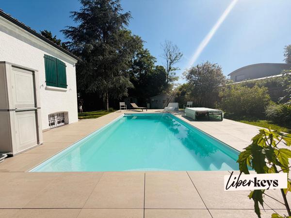 Propriété avec piscine, dépendance et terrain constructible de 3 000 m² : un potentiel exceptionnel aux portes de La Roche-sur-Yon"