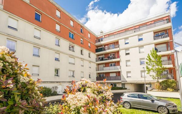 Appartement à vendre    3 pièces • 57,54 m2 Rosny-sous-Bois