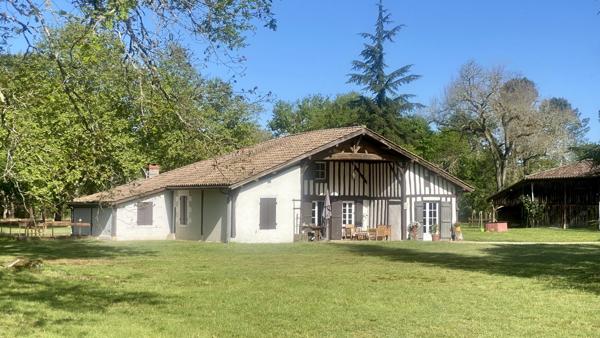 LANDAISE COLOMBAGES AIRIAL 5 CHAMBRES DEPENDANCES PUITS