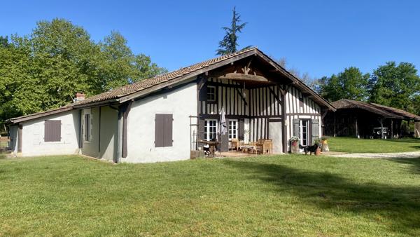 LANDAISE COLOMBAGES AIRIAL 5 CHAMBRES DEPENDANCES PUITS