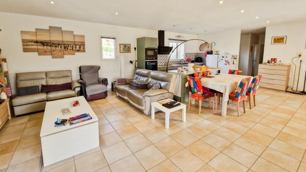 Uzès (30700) A vendre, située à 5 minutes d'Uzès