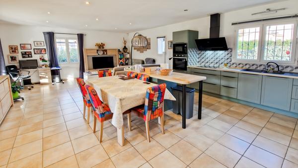 Uzès (30700) A vendre, située à 5 minutes d'Uzès