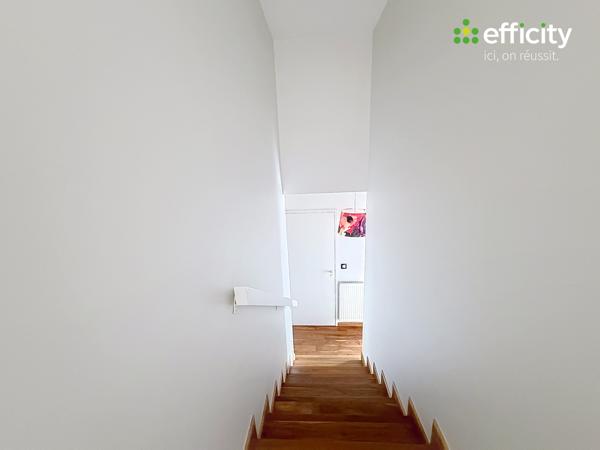Maison
         6 pièces
        - 142 m² Exclusivité 578 000 € *