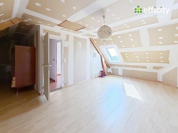 Maison
         6 pièces
        - 142 m² Exclusivité 578 000 € *