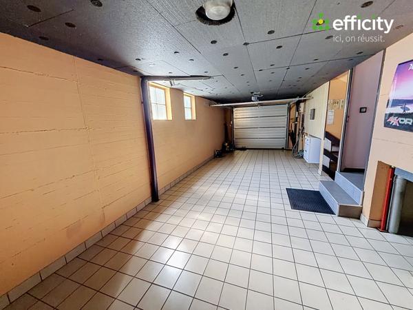 Maison
         6 pièces
        - 142 m² Exclusivité 578 000 € *