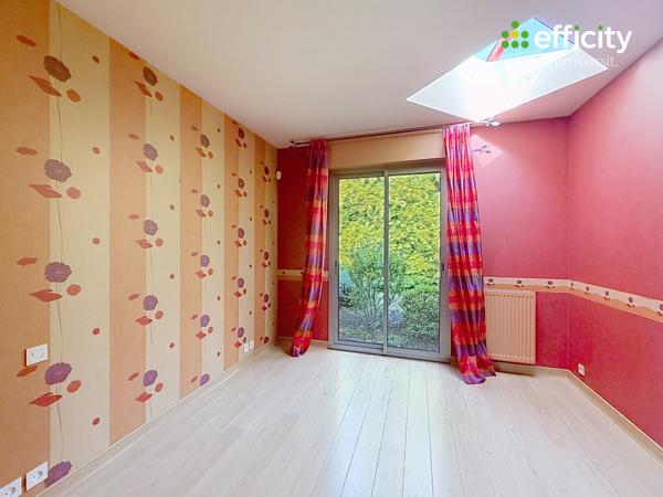 Maison
         6 pièces
        - 142 m² Exclusivité 578 000 € *