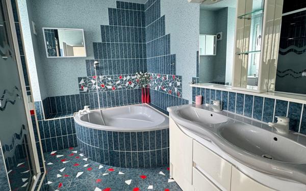 Maison à vendre    6 pièces • 196 m2 Billère