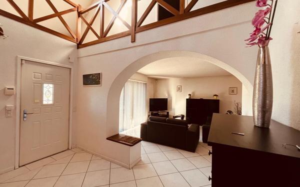 Maison à vendre    6 pièces • 196 m2 Billère