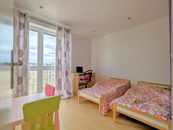 Appartement au dernier étage avec balcon