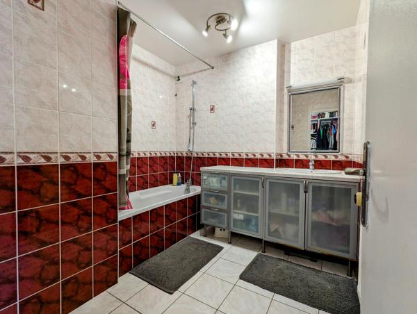 Appartement au dernier étage avec balcon