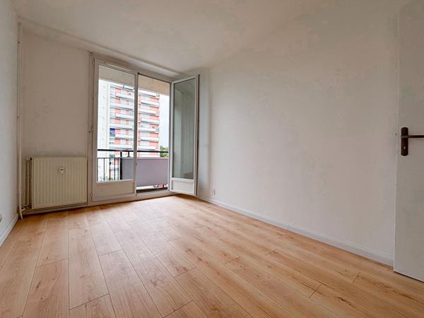 A vendre - Appartement T5 de 95 m² refait à neuf avec balcons et cave à Trélazé