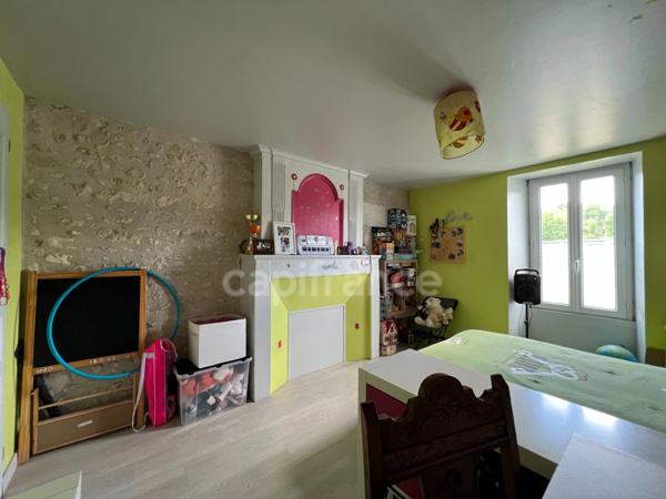 Demeure fin XIXème de 137 m² à fort potentiel avec piscine et parc - Chevanceaux (17)