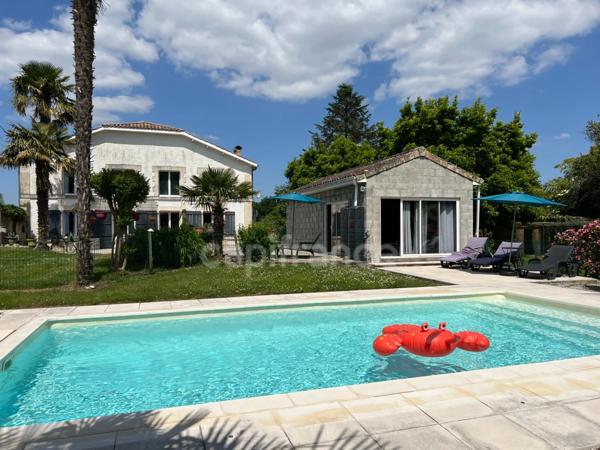 Demeure fin XIXème de 137 m² à fort potentiel avec piscine et parc - Chevanceaux (17)