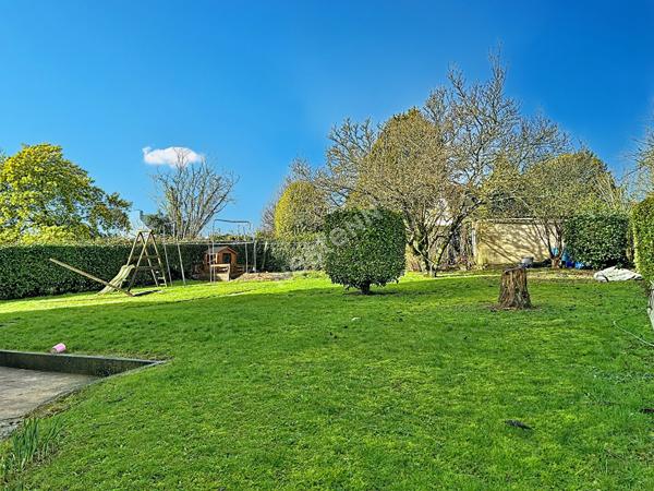 Maison à vendre à Briec - vie de plain-pied, 5 chambres, sous-sol et jardin