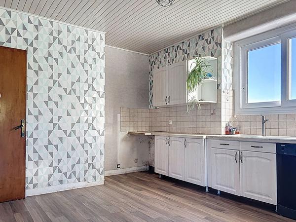 Maison à vendre à Briec - vie de plain-pied, 5 chambres, sous-sol et jardin