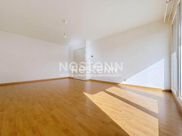 Guyancourt village : Appartement 2 pièces avec balcon et parking sous sol