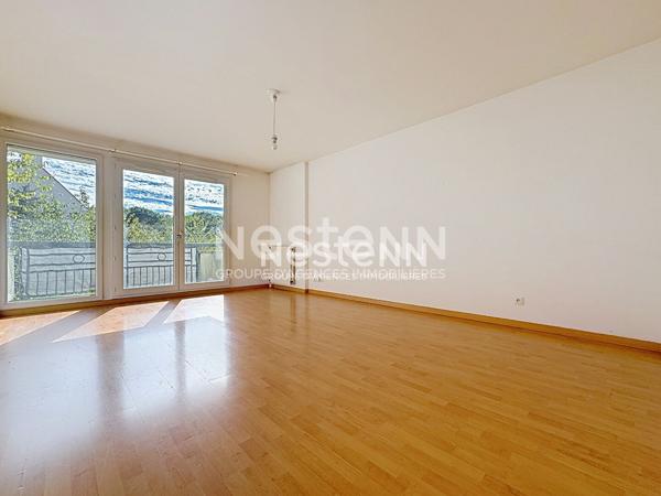 Guyancourt village : Appartement 2 pièces avec balcon et parking sous sol