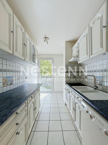 Guyancourt village : Appartement 2 pièces avec balcon et parking sous sol