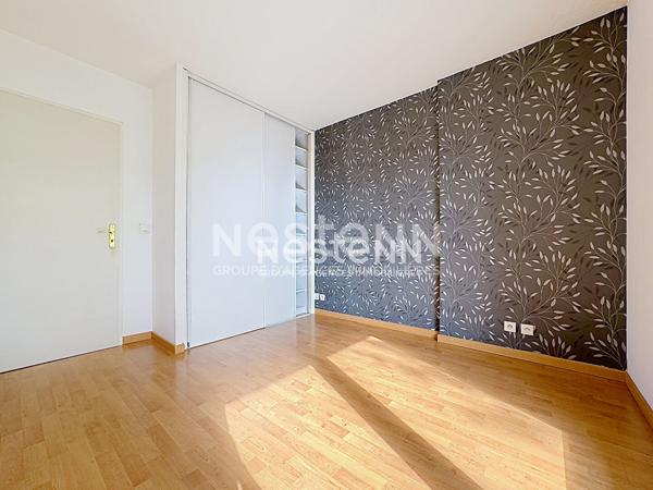 Guyancourt village : Appartement 2 pièces avec balcon et parking sous sol