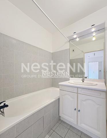 Guyancourt village : Appartement 2 pièces avec balcon et parking sous sol