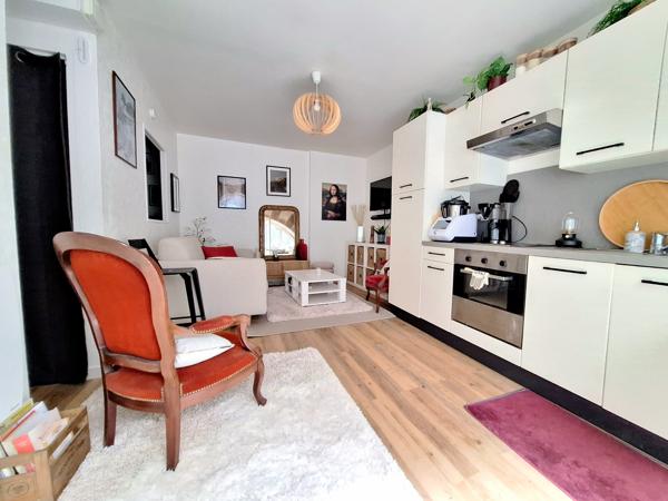 Appartement
                                                                                                                                                                                                                                                                                                                        1 pièce(s)                                                                                                                                                                                                          1 chambre(s)                                                                                                                                                                                                          30  m²