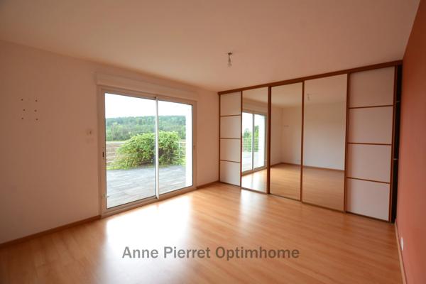 À VENDRE - Grande maison de plain-pied de 224 m² habitable (4 chambres) avec vue exceptionnelle sur forêt et plaine à Vaux-devant-Damloup (proche Verdun), terrain de 1359 m² !