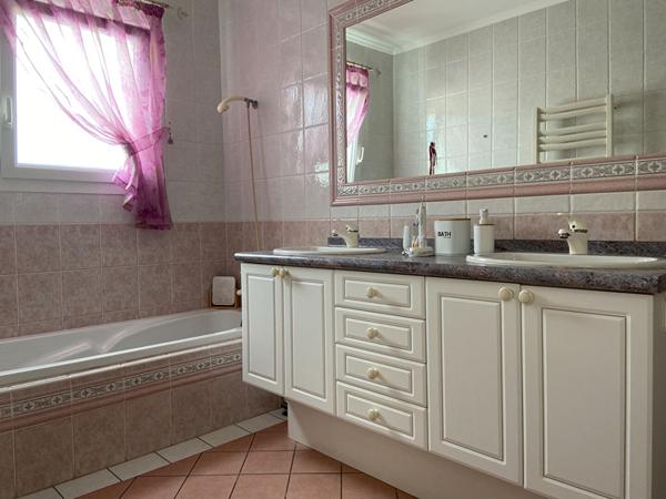 Maison Saint Hilaire De Riez 3 ch + bureau, garage double + garage indépendant