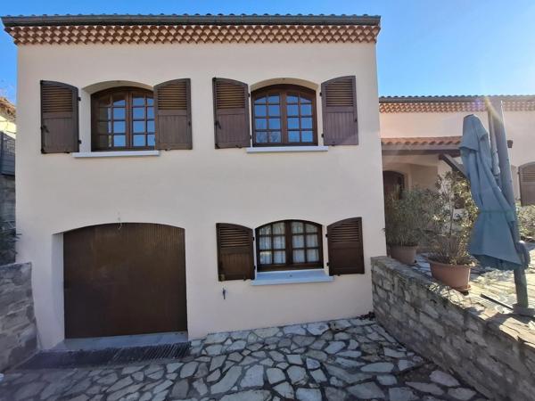 Maison à vendre - 168 m² habitable - 4 chambres - LES MARTRES DE VEYRE (63730) - 365 000 euros