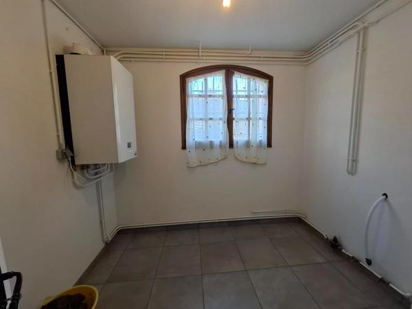 Maison à vendre - 168 m² habitable - 4 chambres - LES MARTRES DE VEYRE (63730) - 365 000 euros