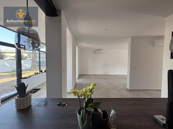 Vente                                                      Maison
                        
                     7 pièces                      195 m2                     à Marmande