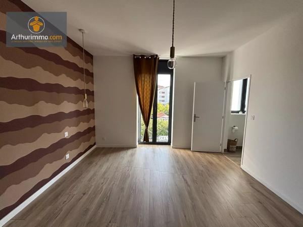 Vente                                                      Maison
                        
                     7 pièces                      195 m2                     à Marmande