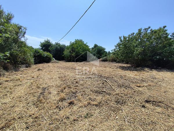 Terrain constructible non viabiliser à Marnay