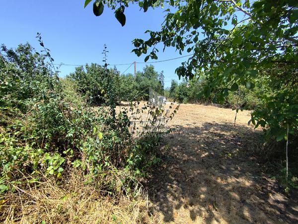 Terrain constructible non viabiliser à Marnay