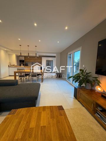 Maison entièrement rénovée, prestations de qualité, aucun travaux intérieurs à prévoir.