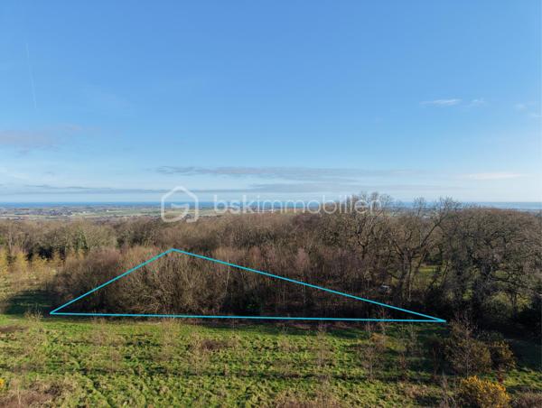 Terrain de 2 380 m²