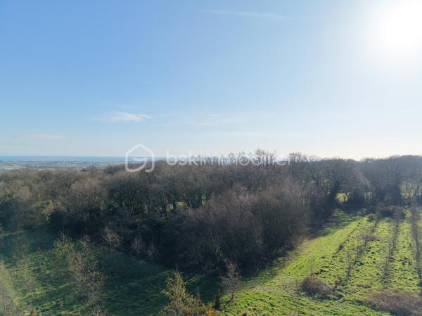 Terrain de 2 380 m²