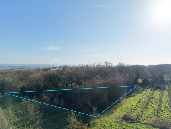 Terrain de 2 380 m²